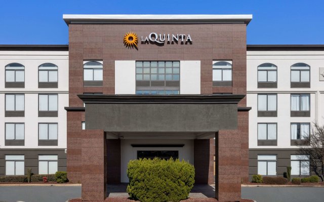 La Quinta Inn & Suites by Wyndham Mooresville