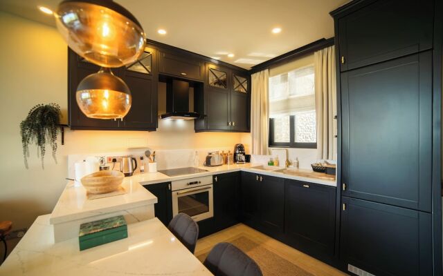 Modern and Cozy Designer Apartment in Relaxing Environment