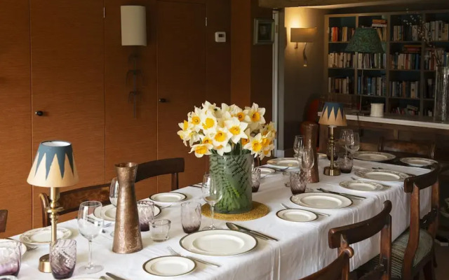 Fabulous Farmhouse in Hampshire