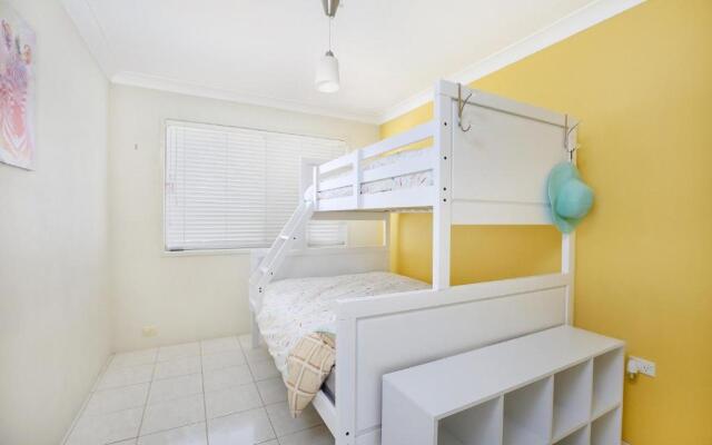 Michael Street 39, Golden Beach