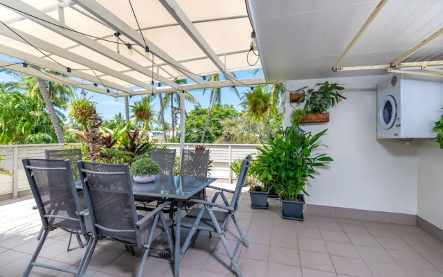 Seascape Holiday-Tropical Reef Apartment