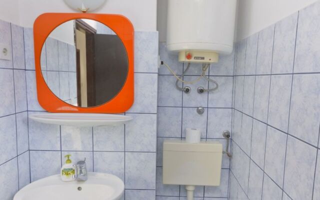 Apartment Ive - with sea view: A2 Tisno, Island Murter