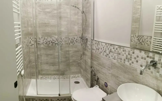 Double Room - Shared Bathroom 4 Min From the Center