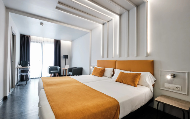Lux Santiago Hotel