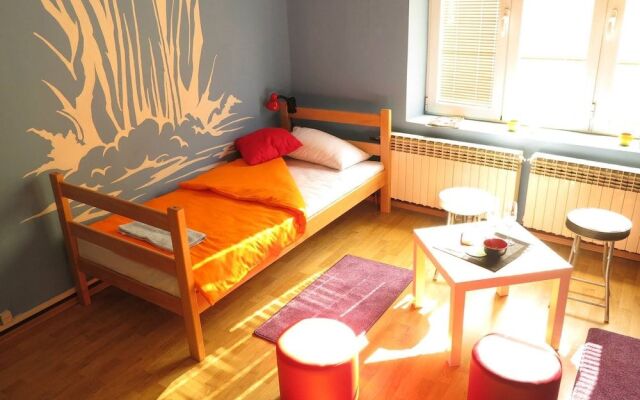 Traveler's Hostel & Apartments