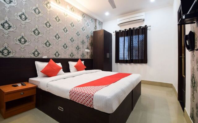 OYO 28143 Hotel Abhinam