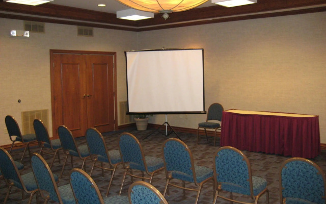 Holiday Inn & Suites Dallas-Addison by IHG