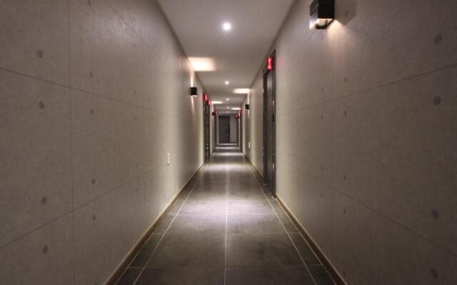 Paradise Hotel