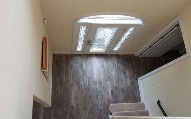 High Tide 7 Bedroom Apartment by BnD