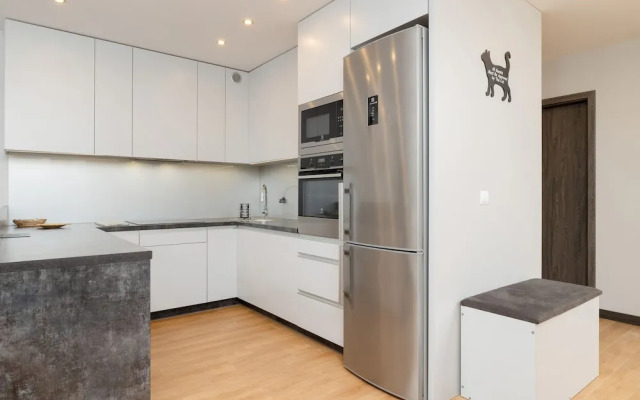 Spacious Apartment Krakow by Renters