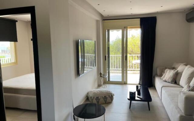 Lagonisi Luxury appartment 2 by the sea