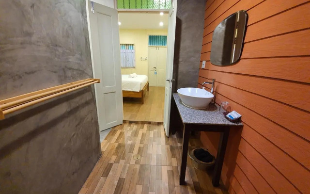 BanSoi 1 & Alley One Cafe