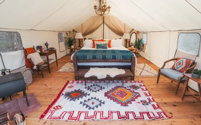Collective Hill Country Retreat