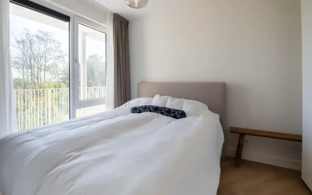 Spacious Waterfront Apartment
