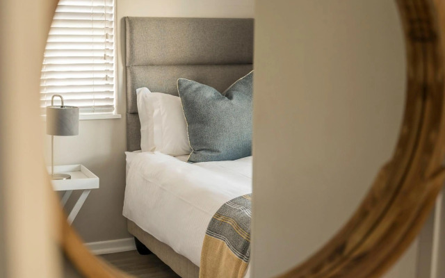 Beacon Wharf , George Hay 3 Holiday Accommodation