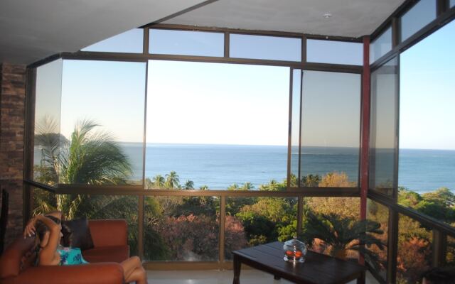 Condo Amazing Ocean Views