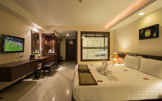 Thanthip Beach Resort