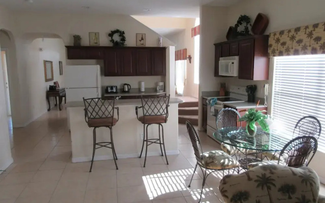 R1 Glenbrook 5 bed / 4 Bath