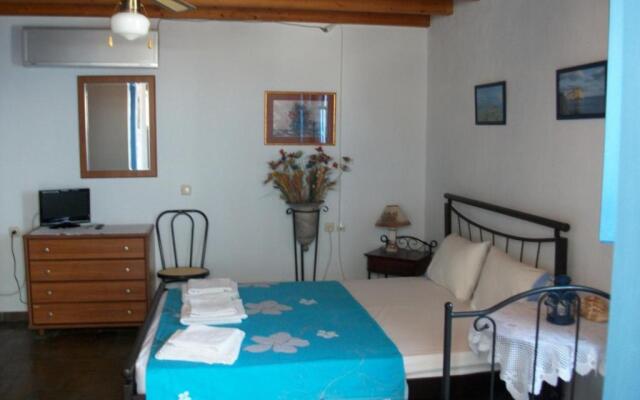Floras Rooms and Studios