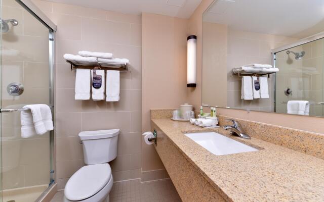 Holiday Inn Express Breezewood by IHG