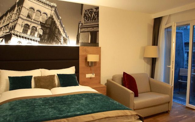 Parks 73 The TownHouse Hotel