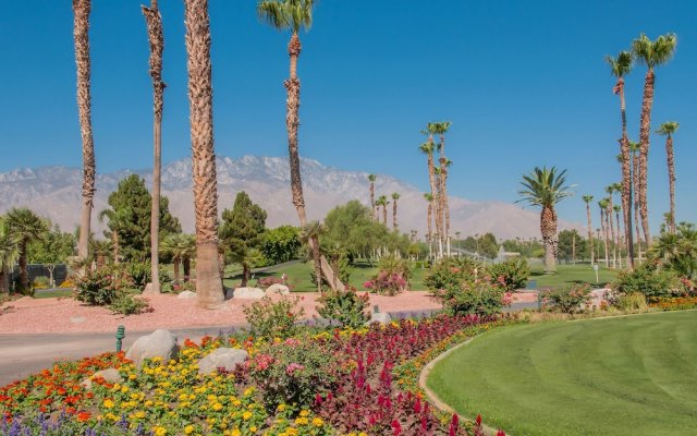 Best Value in Palm Springs for 4 Persons City License146,17751,17753,17754,17755