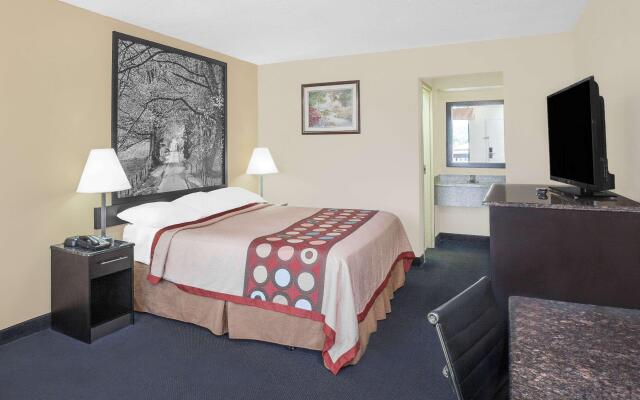 Super 8 by Wyndham Bulls Gap Greeneville Area