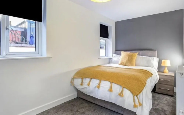 Townhouse Plus @ 166 Edleston Road Crewe