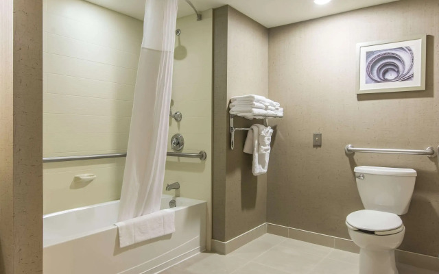 Quattro Hotel & Conference Centre, Ascend Hotel Collection