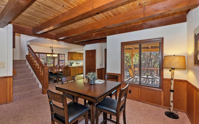 Canyon Castle Mtn Retreat w Hot Tub