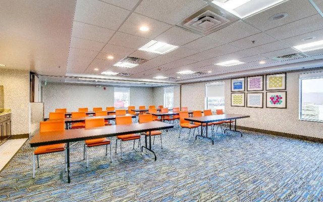 Holiday Inn Express Vincennes