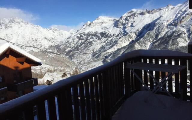 Les Gentianes Cimes Et Neige