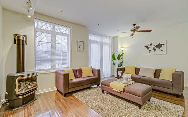 Urban Retreat A Modern 4BR Townhouse