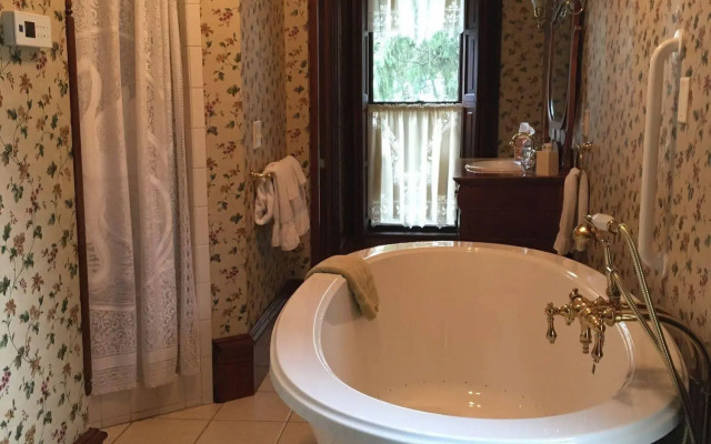 White Swan Inn Bed & Breakfast