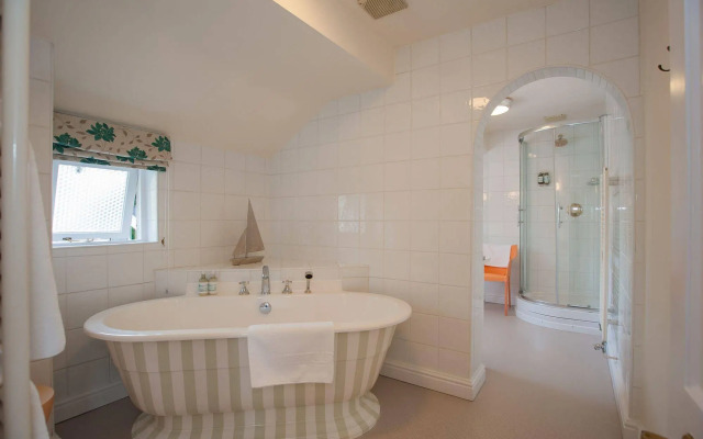 Wateredge Inn- The Inn Collection group