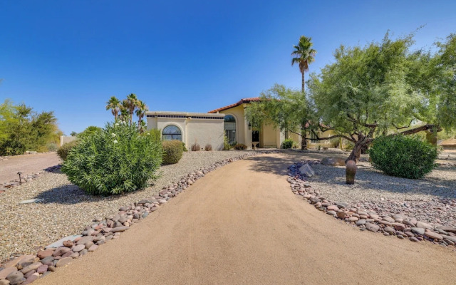 Heated Saltwater Pool: Spacious Home in Scottsdale