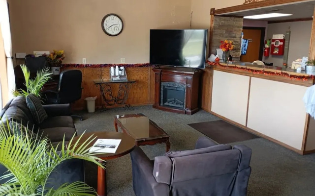 Capital O Amerihost Inn and Suites Kingdom City Hwy 54 MO