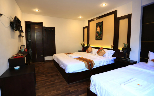 Pai Residence Chiangmai Gate