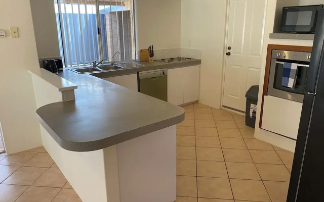 Ocean Keys Family Accommodation