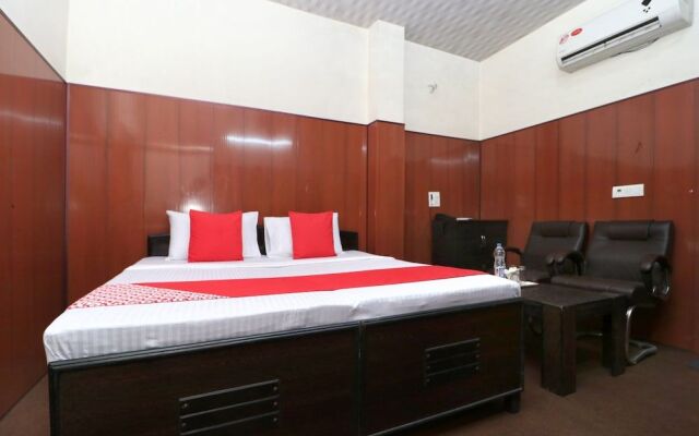 Oyo 27614 Hotel Oscar Inn
