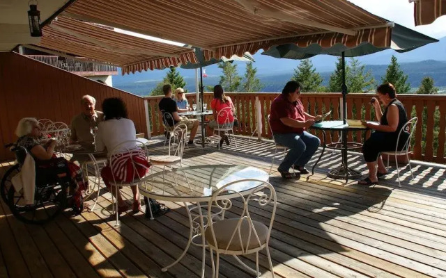 Rocky Mountain Springs Lodge