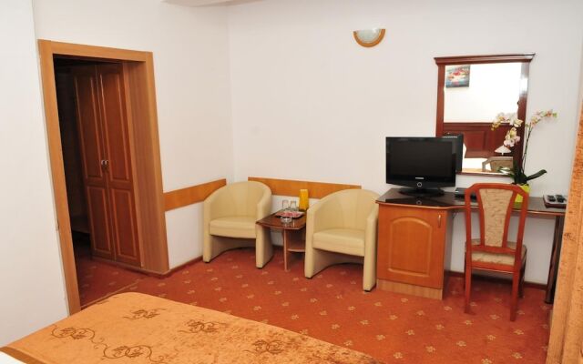 Hotel Emma Est