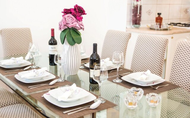 Amazing Home in Kastel Gomilica With Wifi and 4 Bedrooms