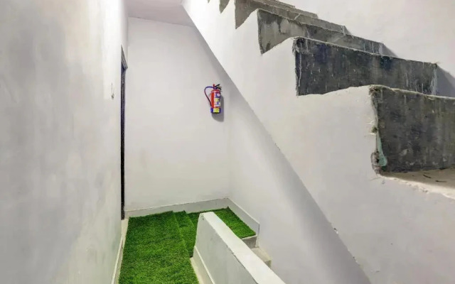 Love Bites by OYO Rooms