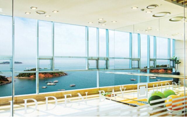 Hidden Bay Hotel
