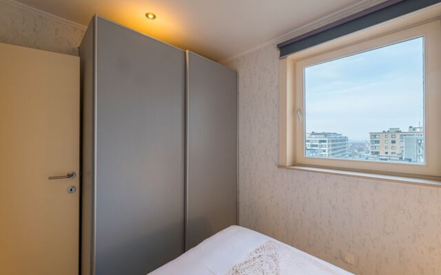 Apartment on 8th Floor With Kitchen