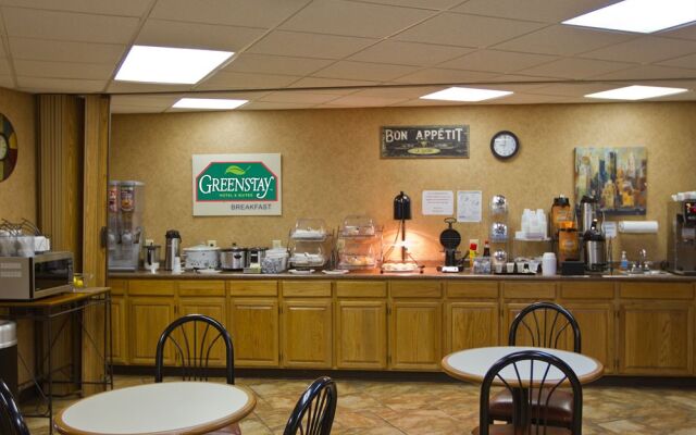 Greenlight Inn & Suites