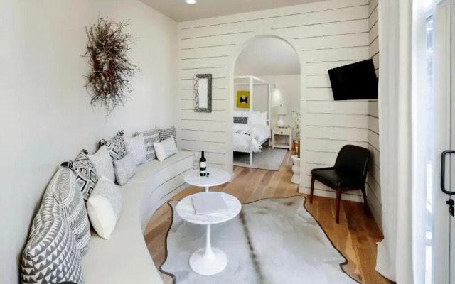 Rockhouse Suites