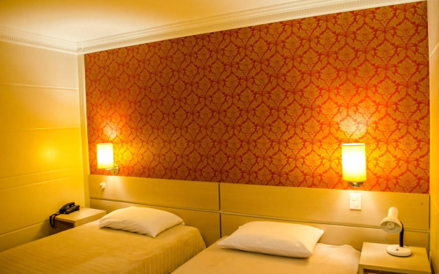 Atalanta Hotel