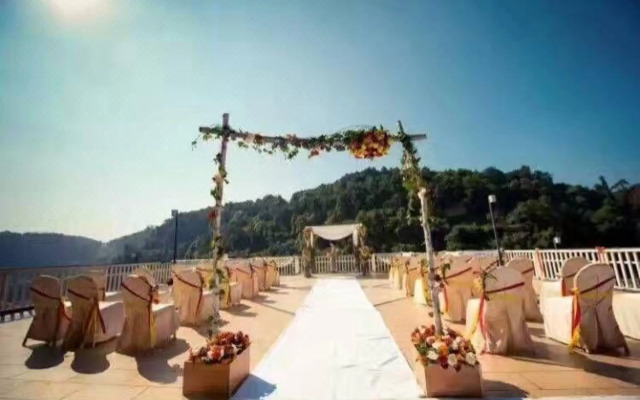 Qingfeng Gorge Resort Hotel
